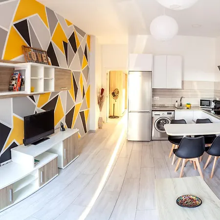 Apartment Pajaro Amarillo Y Turquesa Tarifa